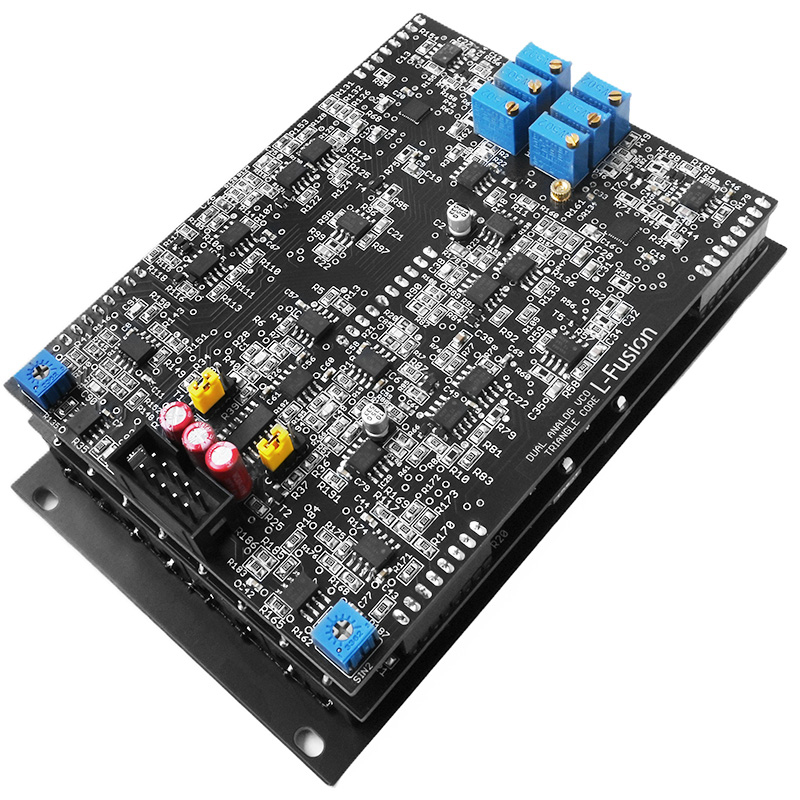 Back side of upgraded VCO 2.3 module version with extra trimmers